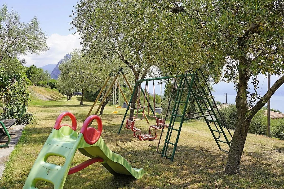 D1Mora Roccoli1 - Pretty Studio In Villa With Pool Toscolano Maderno 0*,  Italy