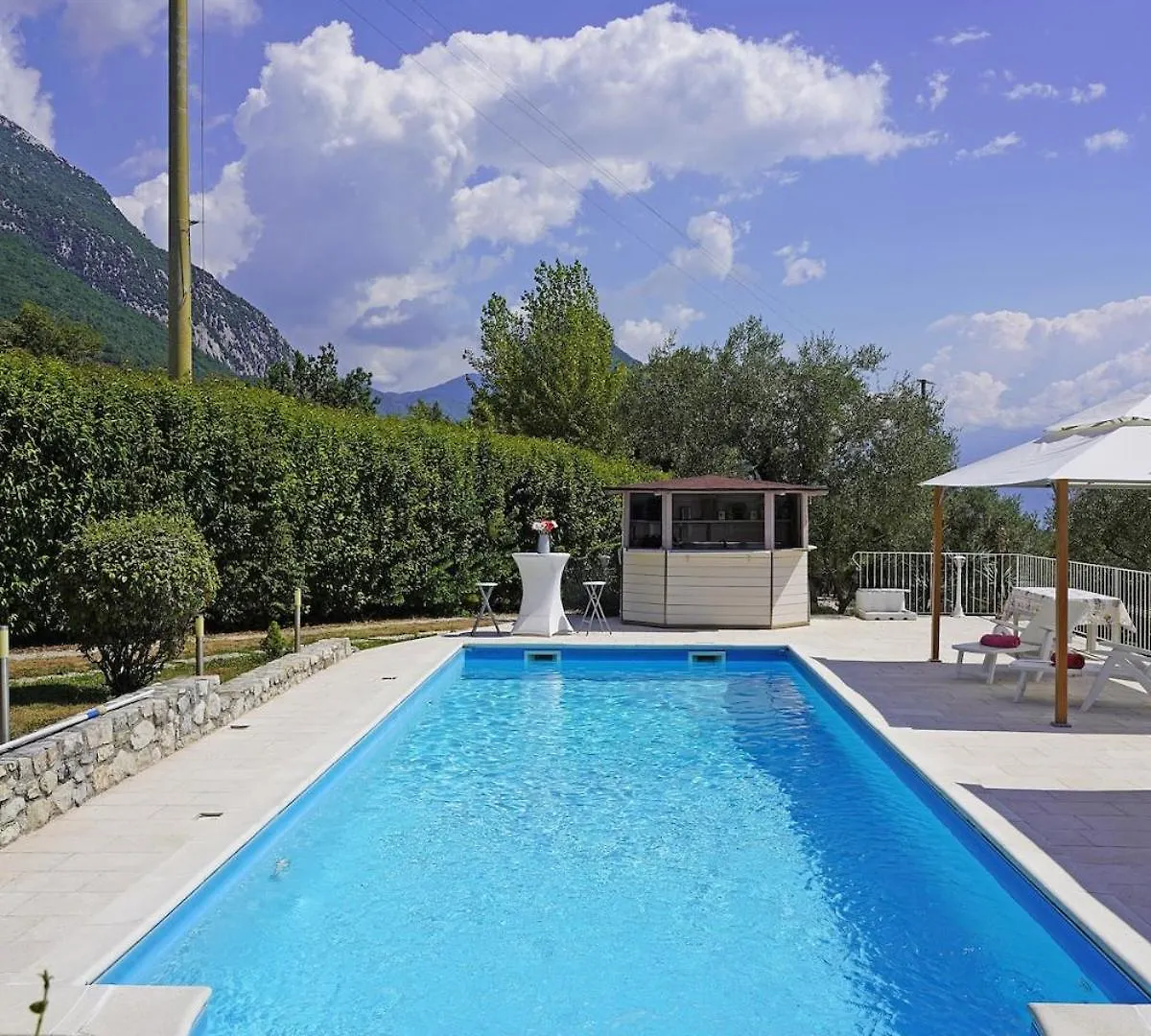 D1Mora Roccoli1 - Pretty Studio In Villa With Pool Toscolano Maderno